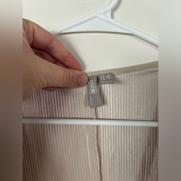 ASOS DESIGN Tall plisse long sleeve bodysuit in ecru - Picture 6 of 14